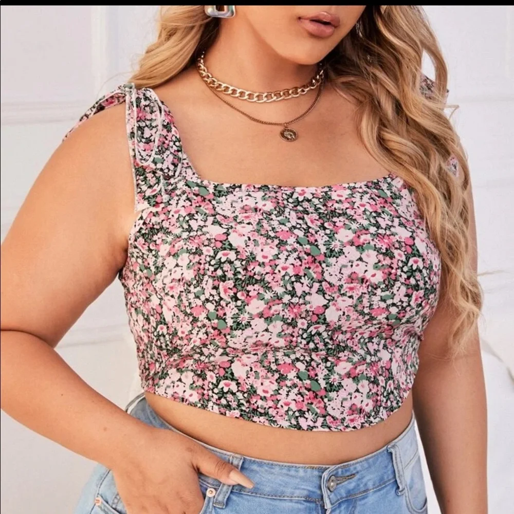 Shein Curvy Plus Crop Top NEW - Picture 2 of 6
